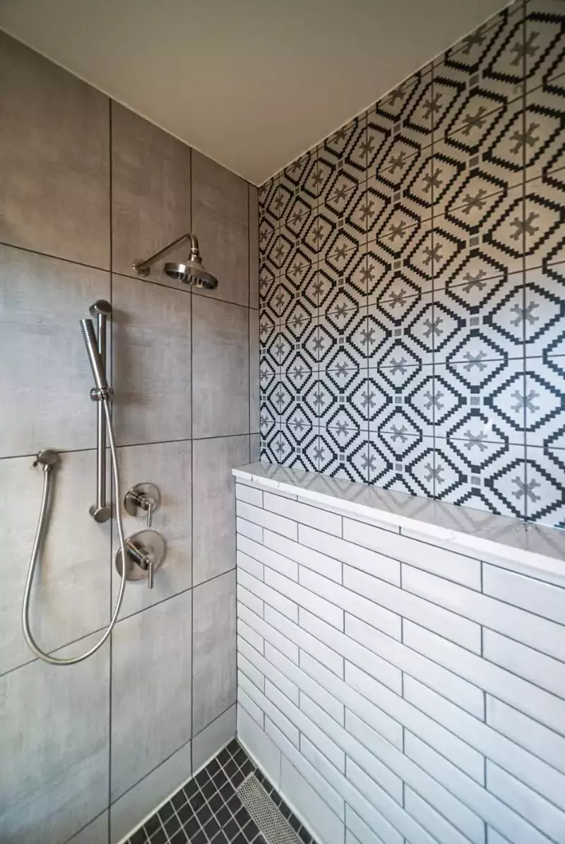 Shower FireFly Resort