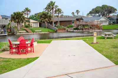 Executive Montego Cove - 13