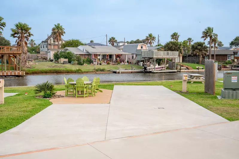 Executive Montego Cove - 16