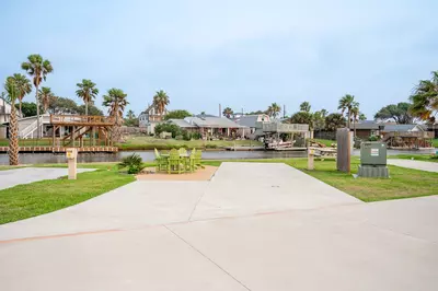 Executive Montego Cove - 16