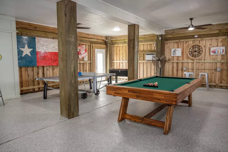 amenities_0000_game-room