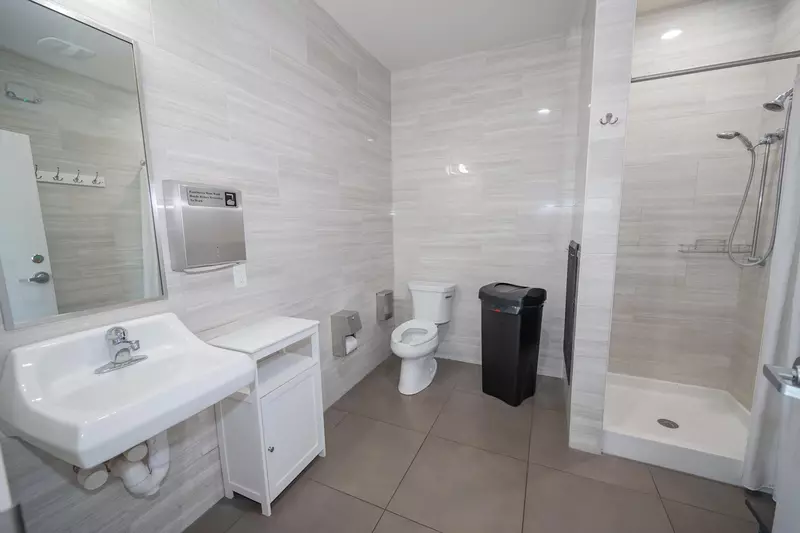 amenities_0013_bathroom