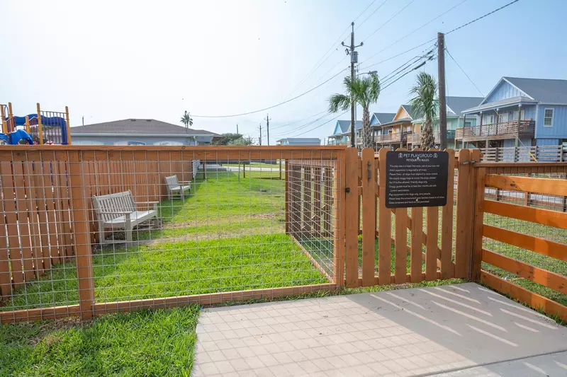 amenities_0017_dog-park