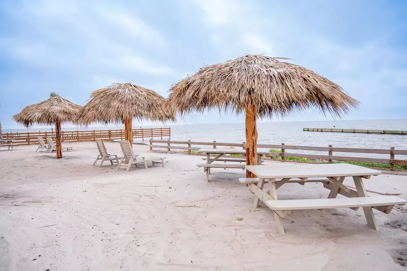 amenities_0023_picnic-tables