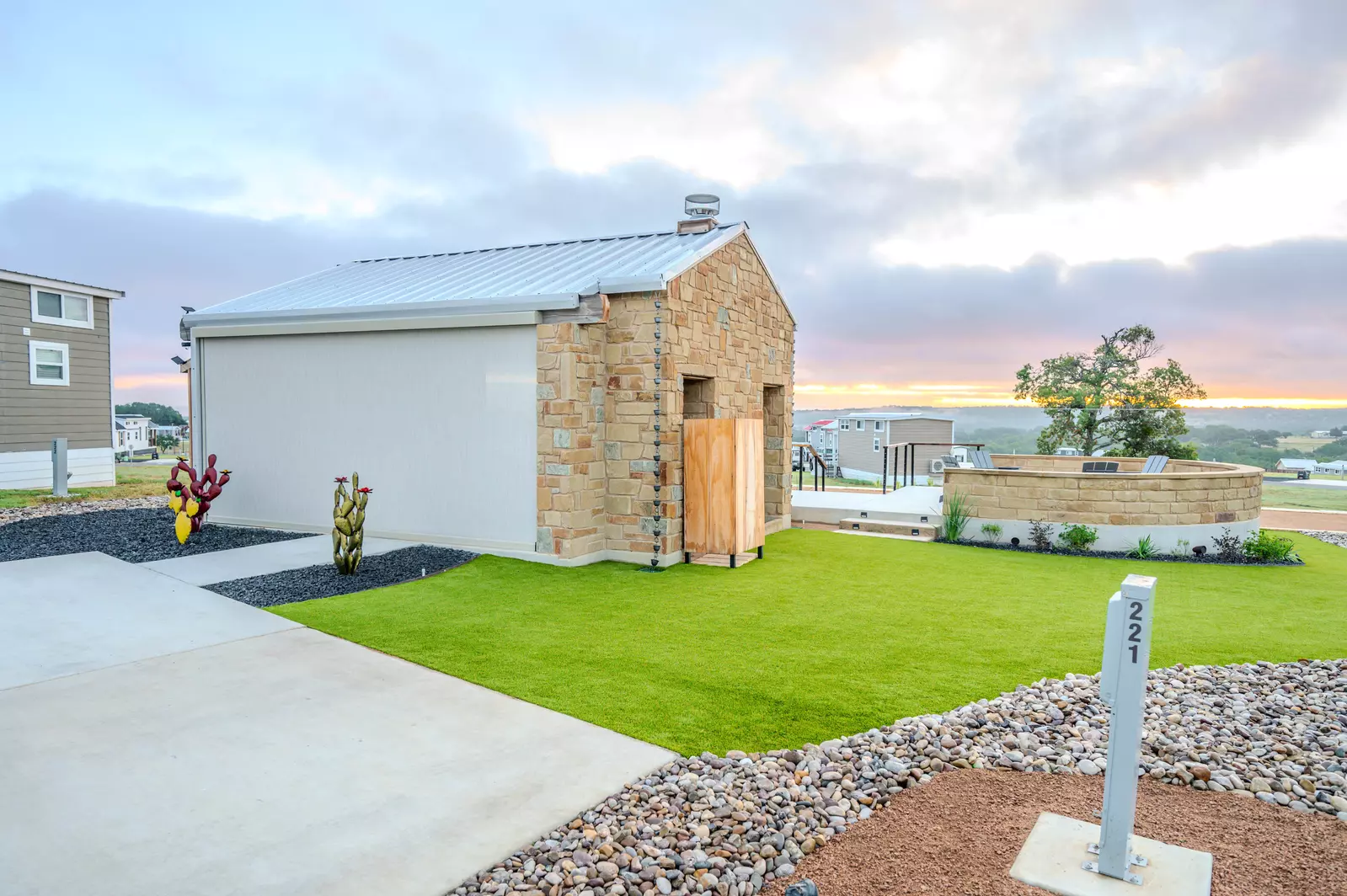 Executive Site FF 221