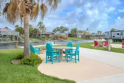 Executive Montego Cove - 14